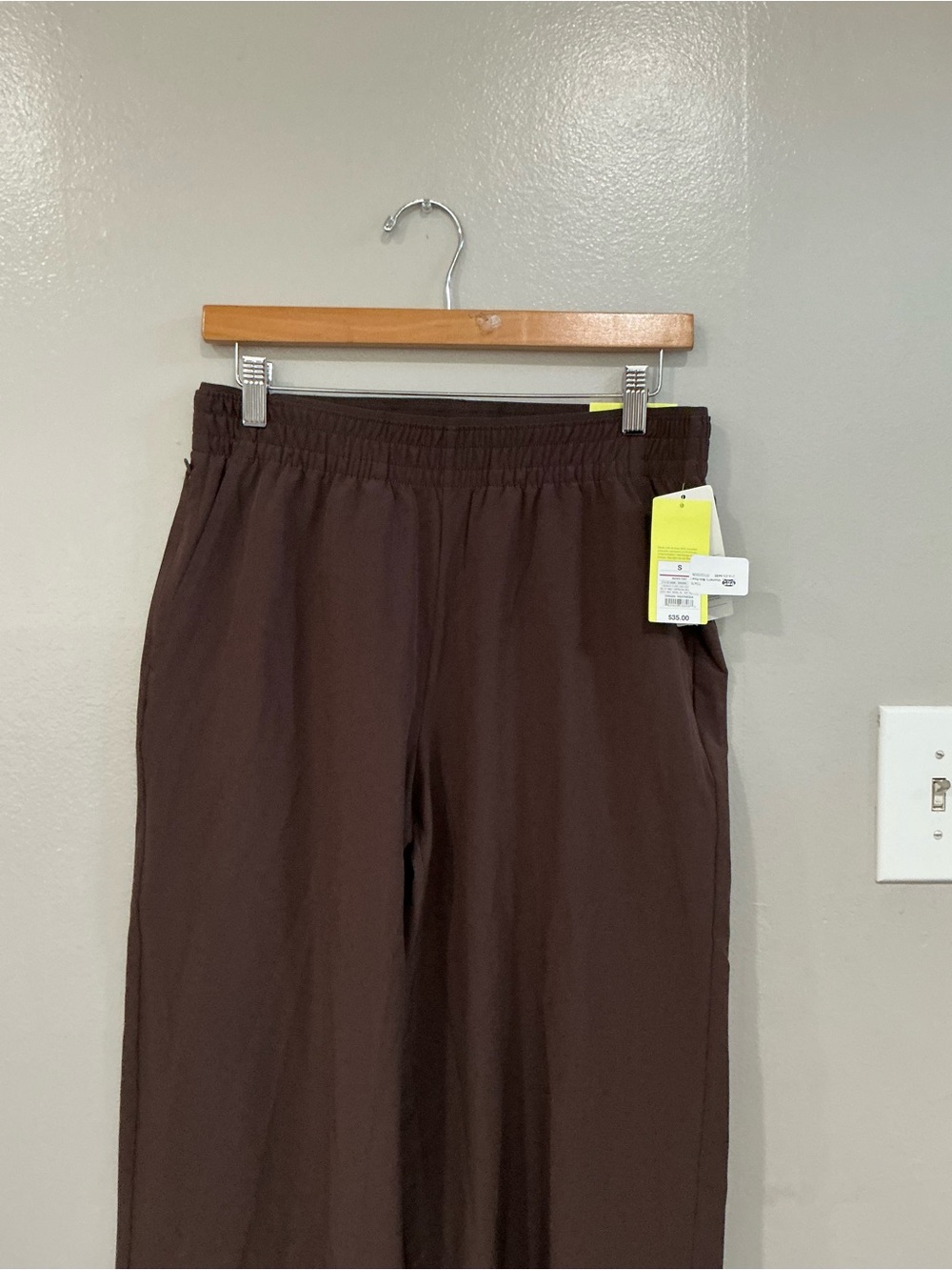 Women’s Mid Rise Wide Leg Travel Pants - Brown. S - Picture 12 of 16